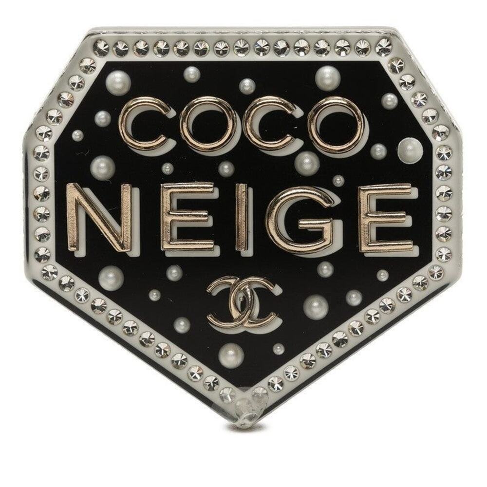 Chanel CC Logo Coco Neige Emblem Brooch D18B Black